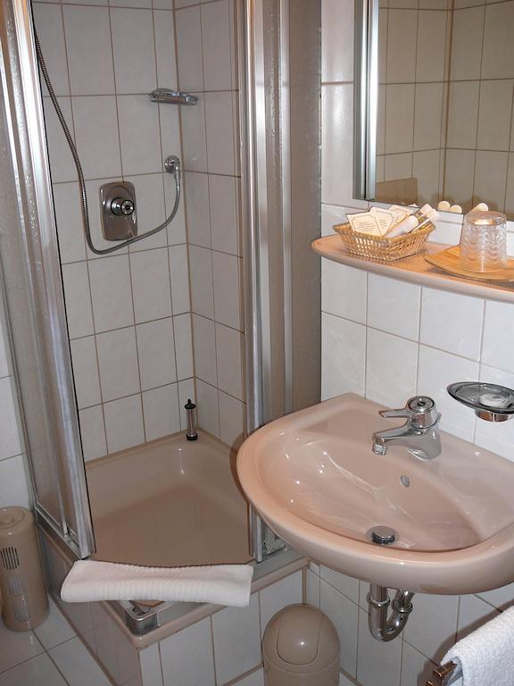 Hotel Garni Schmid Neu-Ulm Rum bild