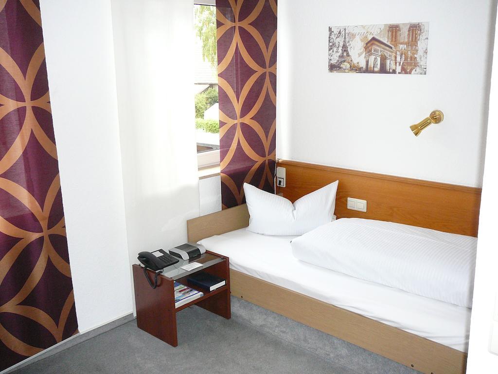 Hotel Garni Schmid Neu-Ulm Rum bild